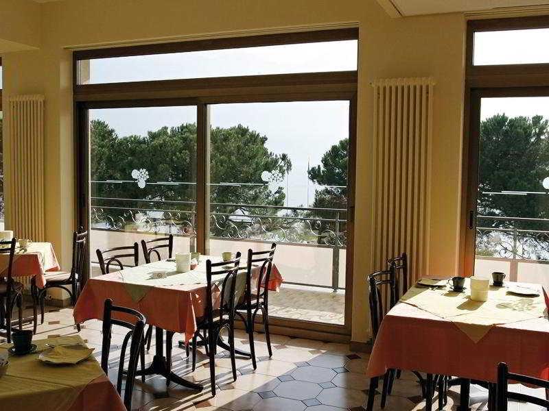 Hotel Geranio Au Lac Muralto ร้านอาหาร รูปภาพ