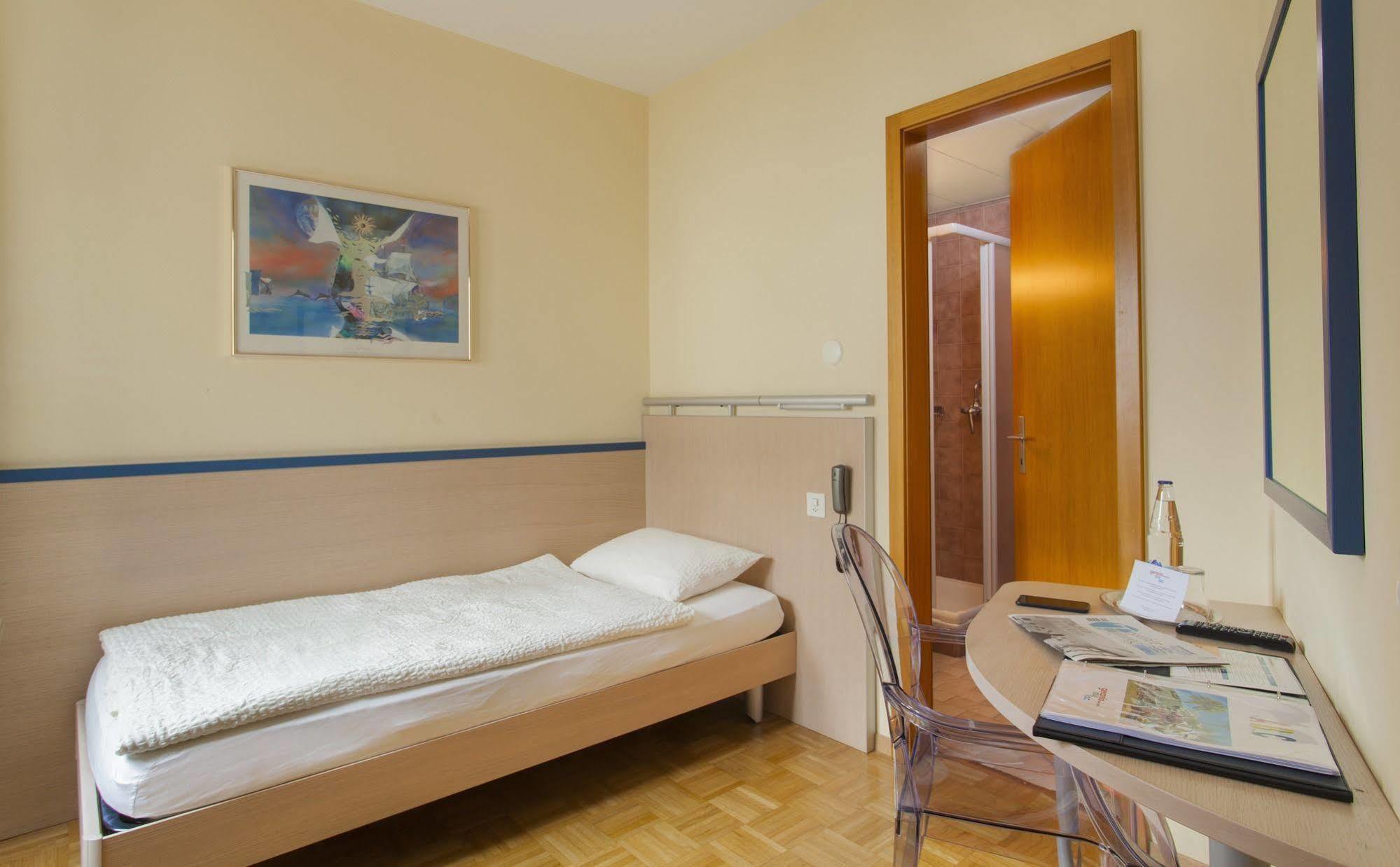 Hotel Geranio Au Lac Muralto ภายนอก รูปภาพ