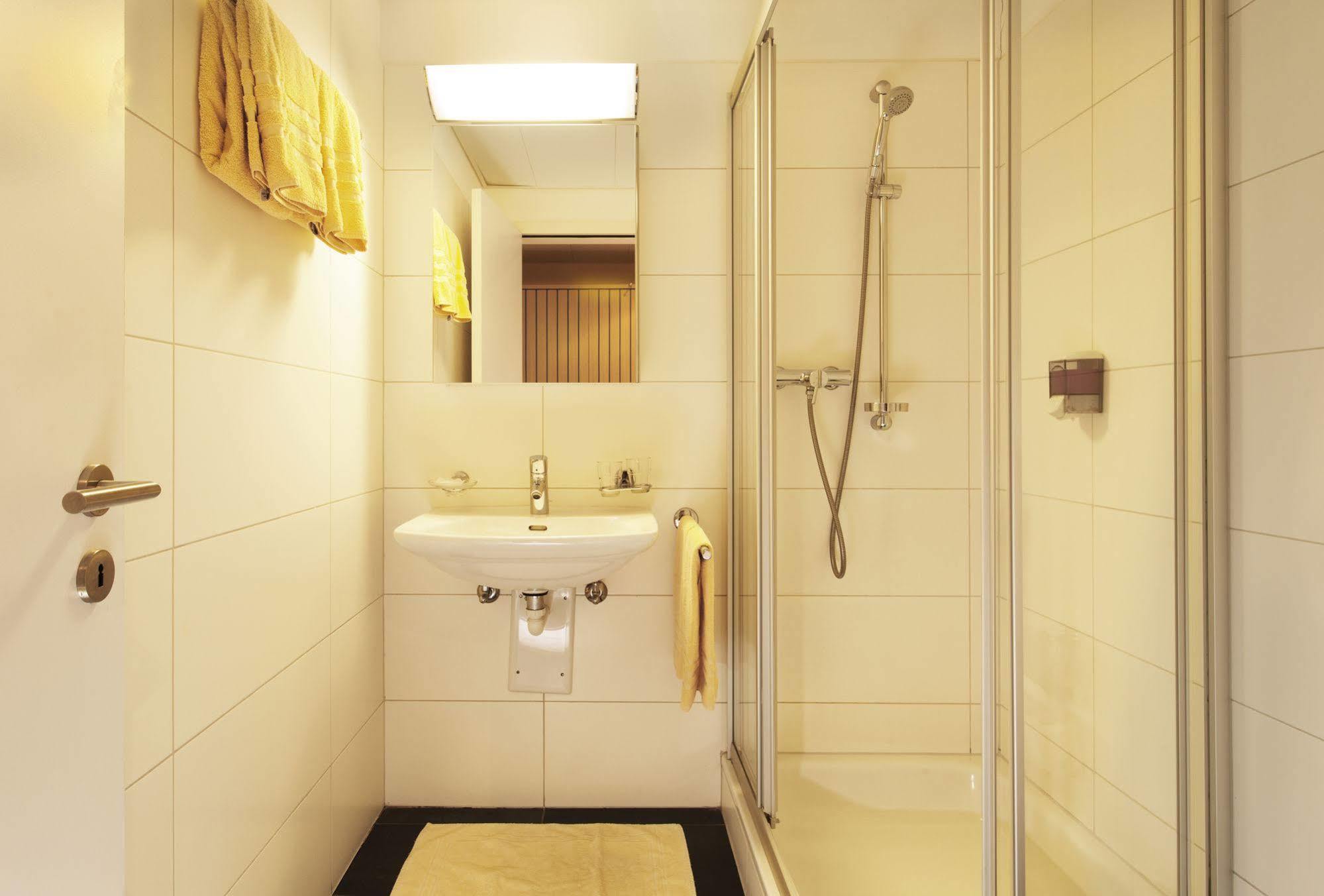Hotel Geranio Au Lac Muralto ภายนอก รูปภาพ