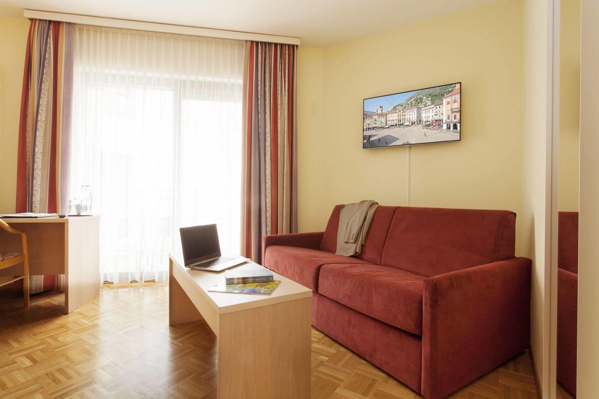 Hotel Geranio Au Lac Muralto ภายนอก รูปภาพ