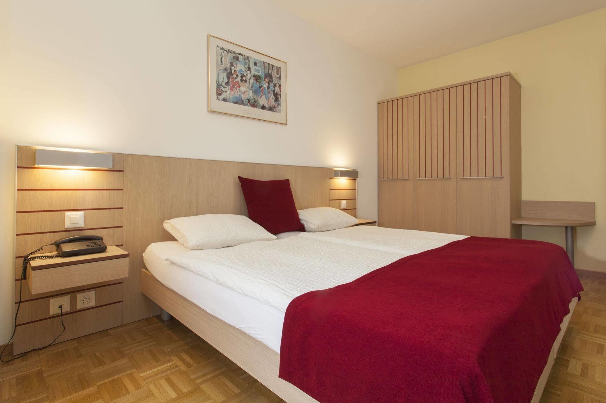 Hotel Geranio Au Lac Muralto ภายนอก รูปภาพ